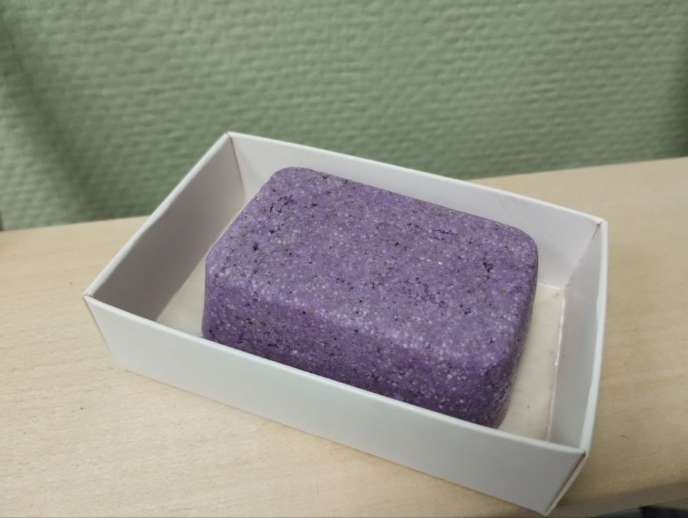 Solid shampoo with lavender