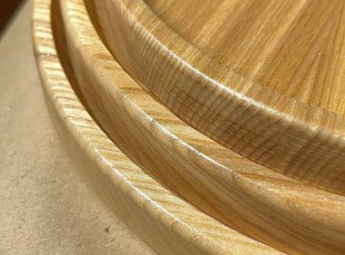 Round wooden plate