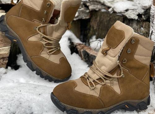 Winter beige leather boots with hemp fabric